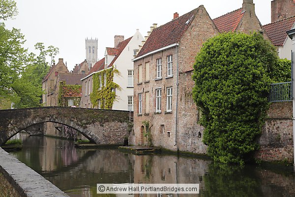 Brugge Canal, Reflection