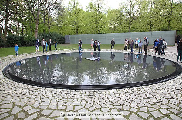 Memorial to the Sinti and Roma victims of National Socialism, Berlin