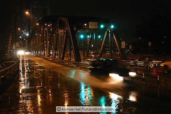 Hawthorne Bridge, Rush Hour, Rain (Portland, Oregon)