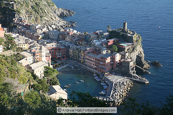 Cinque Terre: View of Vernazza