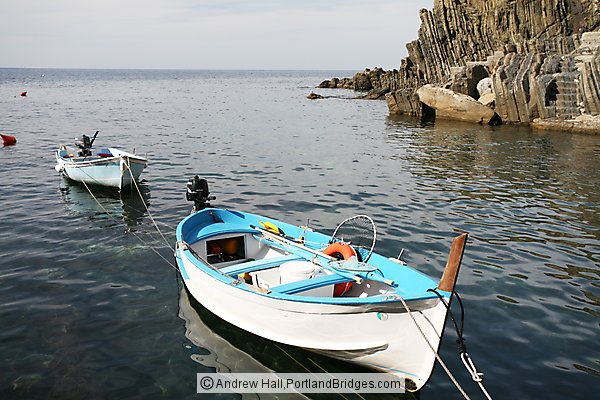 Cinque Terre: Boats at Riomaggiore
