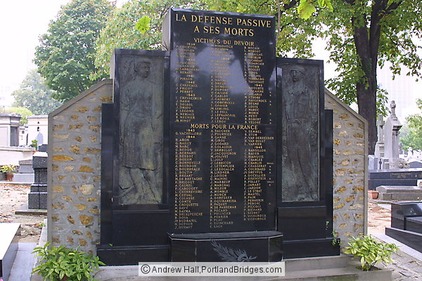 Montparnasse Cemetery - La Defense Passive a ses morts