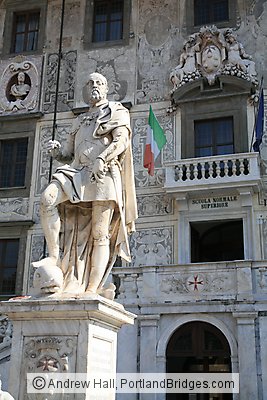 Statue of Cosimo I, Knights' Square, Pisa, Italy 