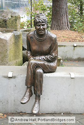 Vera Katz Statue, Portland