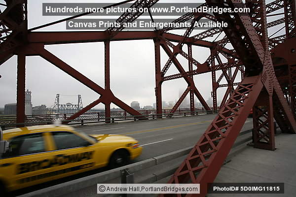 Broadway Bridge, Taxi, Portland