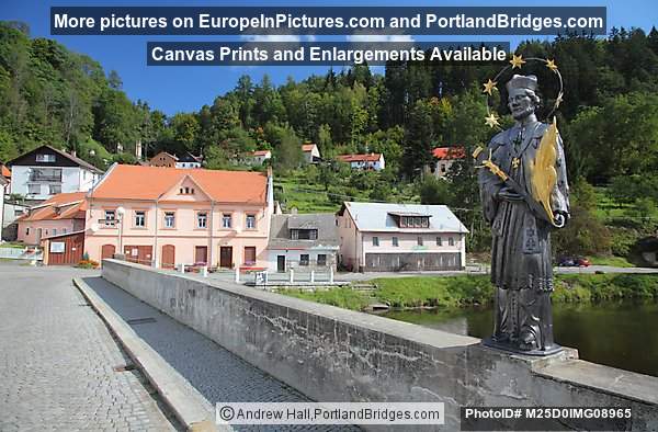 St. Nepomuk Statue, Bridge, Rožmberk nad Vltavou, Czech Republic