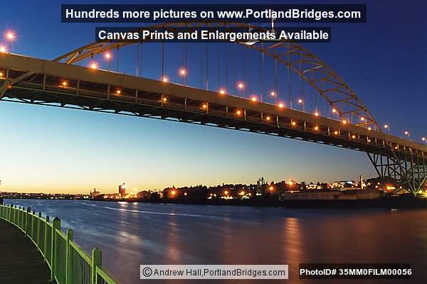 Fremont Bridge, Dusk, from west side, Willamette River (Portland, Oregon)