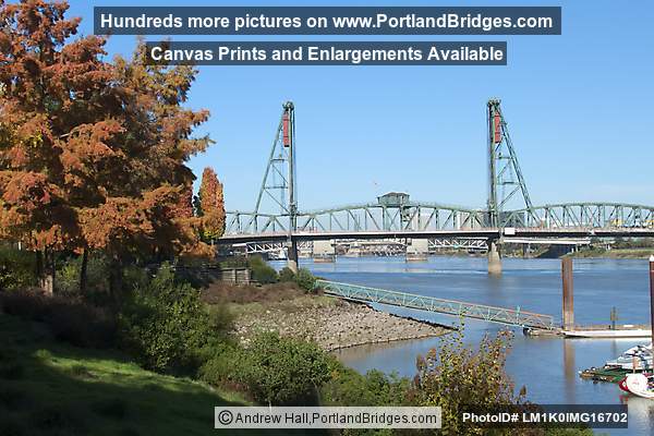 Hawthorne Bridge from Riverplace (Portland, Oregon)
