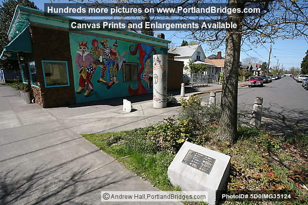 Alberta Street Cultural Totem, Mural (Portland, Oregon)