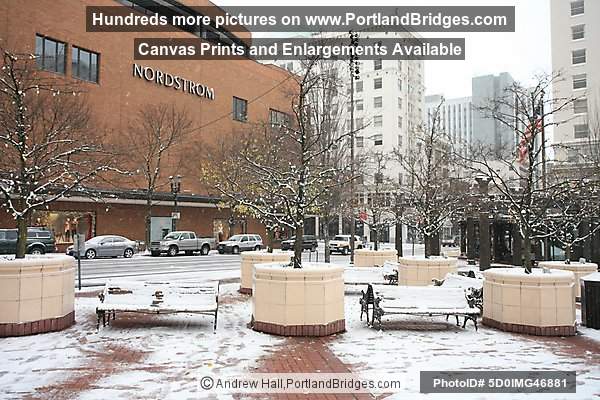 Pioneer Court House Square, Nordstrom, Snow, December 2008 (Portland, Oregon)