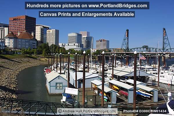 Riverplace boats, Hawthorne Bridge (Portland, Oregon)