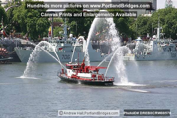 Fireboat, Willamette River, Fleet Week, Rose Festival 2005 (Portland, Oregon)