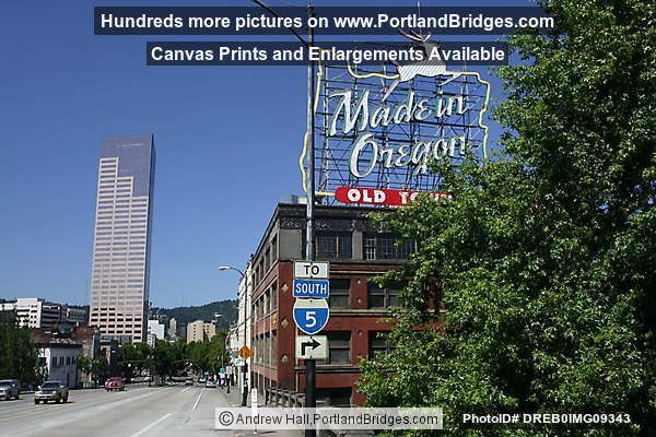Made in Oregon Sign, US Bancorp Tower (Portland, Oregon)