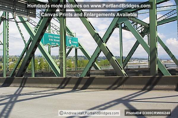 Interstate Bridge between Oregon and Washington (Portland, Oregon)