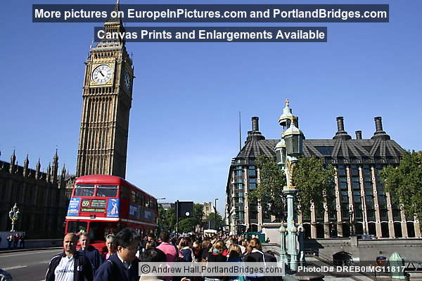 London - Big Ben and Tourists