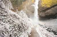 Oregon Multnomah Falls Latourell Falls, Winter Ice 