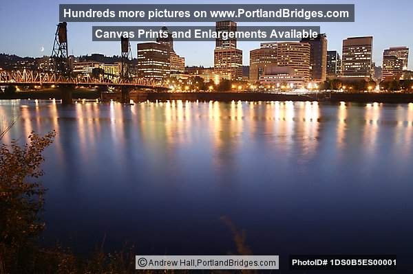 Portland Cityscape, Willamette River, Hawthorne Bridge, Dusk