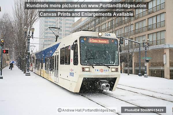 Portland Snow, Trains and Streetcars