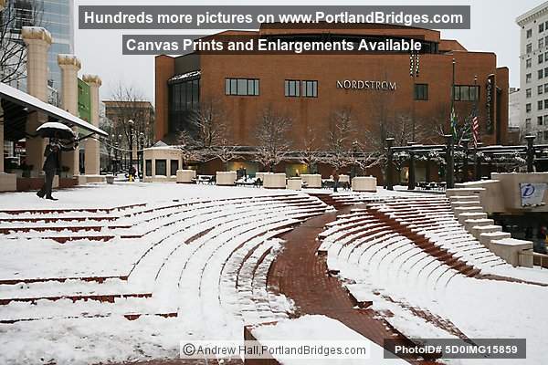 Pioneer Courthouse Square, Snow, Portland
