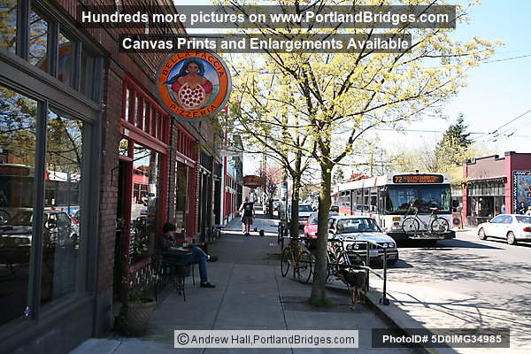 Alberta Street. Bella Faccia Pizzeria (Portland, Oregon)