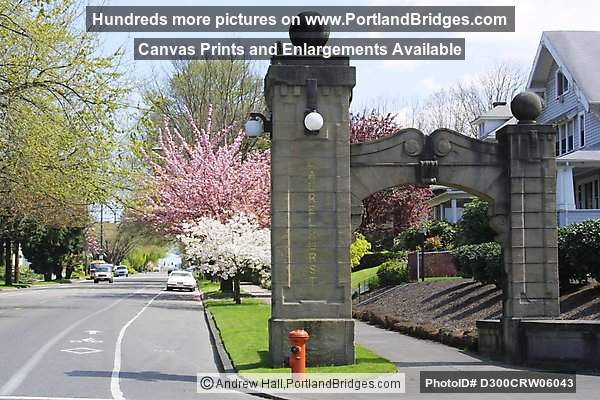 Entrance to Laurelhurst, NE Glisan and 32nd Avenue, Portland