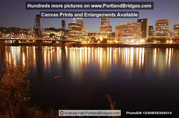 Hawthorne Bridge, Portland Cityscape, Willamette River