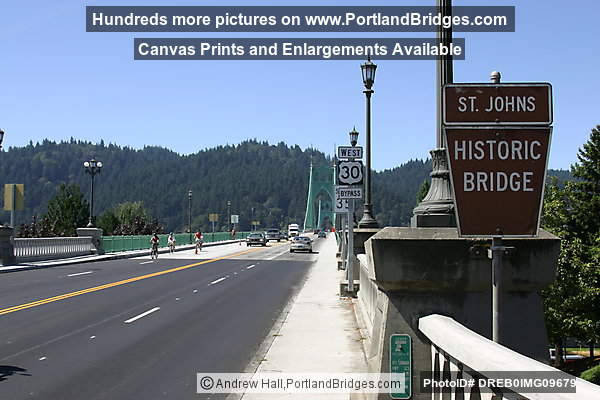 Eastern approach to the St. Johns Bridge (Portland, Oregon)